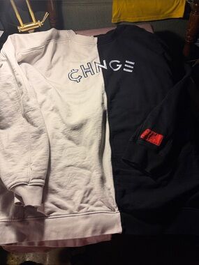 CHNGE Split-Color Crewneck Sweater - Black & Cream